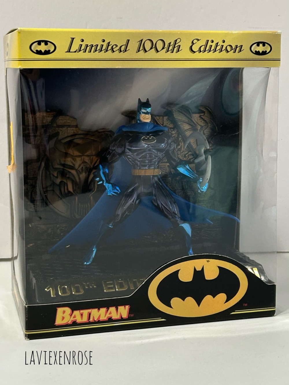 🆕 1996 Batman 100th Edition Figure and Base